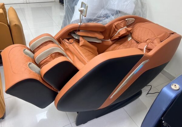 Zero Gravity Electrical Massage Chair - Image 3